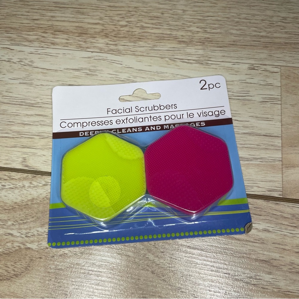 NWT Neon Pink and Green Facial scrubbers